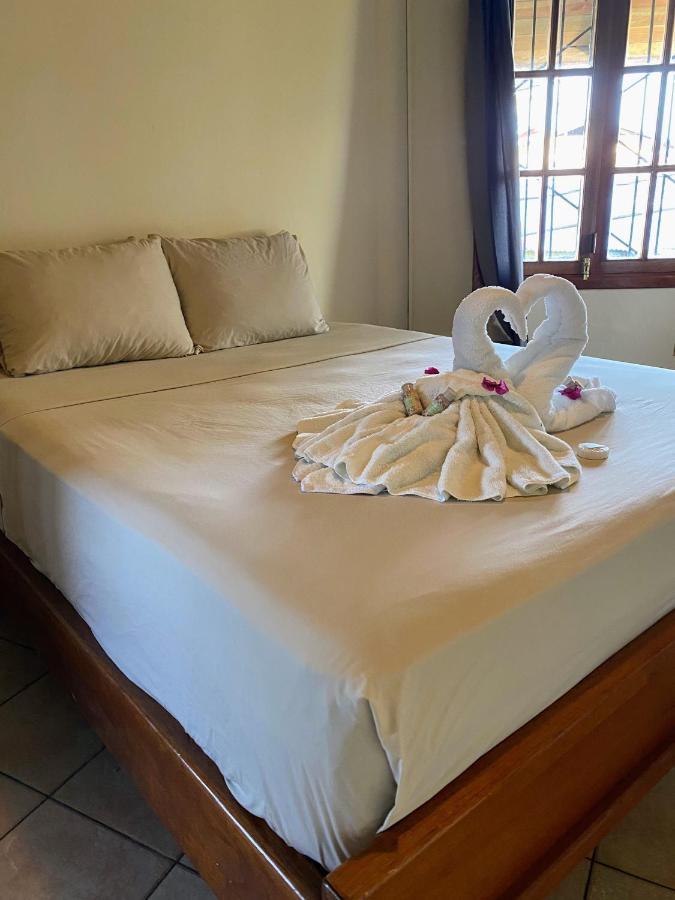 Hostel Aqua Lounge Bocas del Toro Zewnętrze zdjęcie